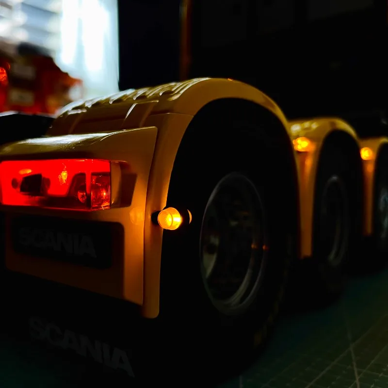 Luz de advertência LED Side Skirt Marker Light, 1/14 Tamiya RC Truck, Caminhão basculante de reboque, Scania Actros, Volvo MAN, Peças modificadas DIY