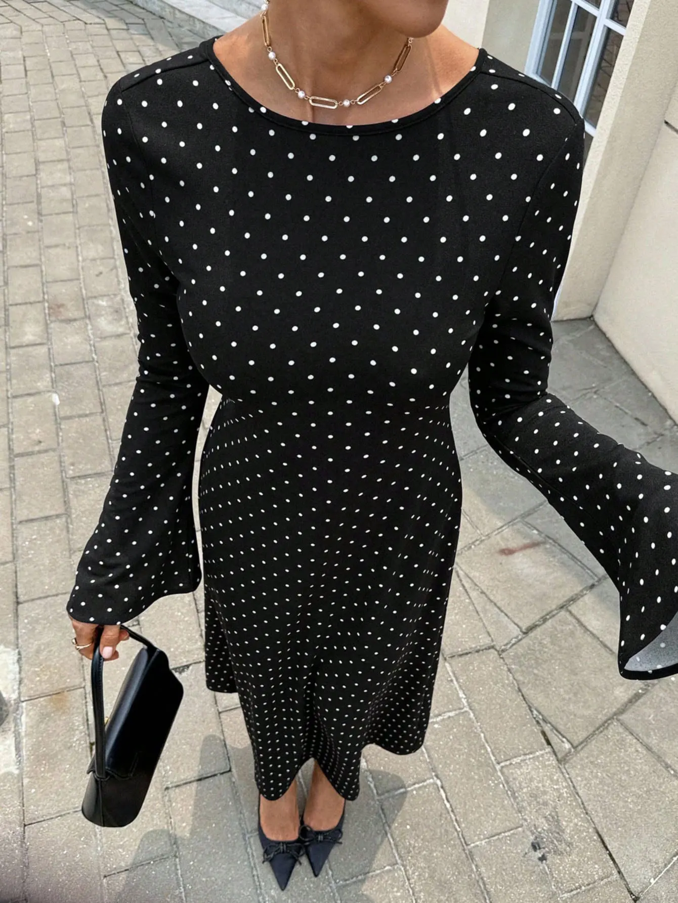 Abito celebrità nero a pois Abito lungo da donna con lacci sul retro sottile a maniche lunghe autunno e inverno