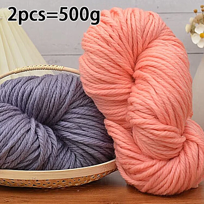 500 g enthält zwei sehr dicke Polyesterfasergarn. Mehrere Farben sind optional häkeln. Machen Sie handgestrickte Materialien. Geeignet für die Herstellung dicker Oberbekleidung, Pullover, Windjacken,