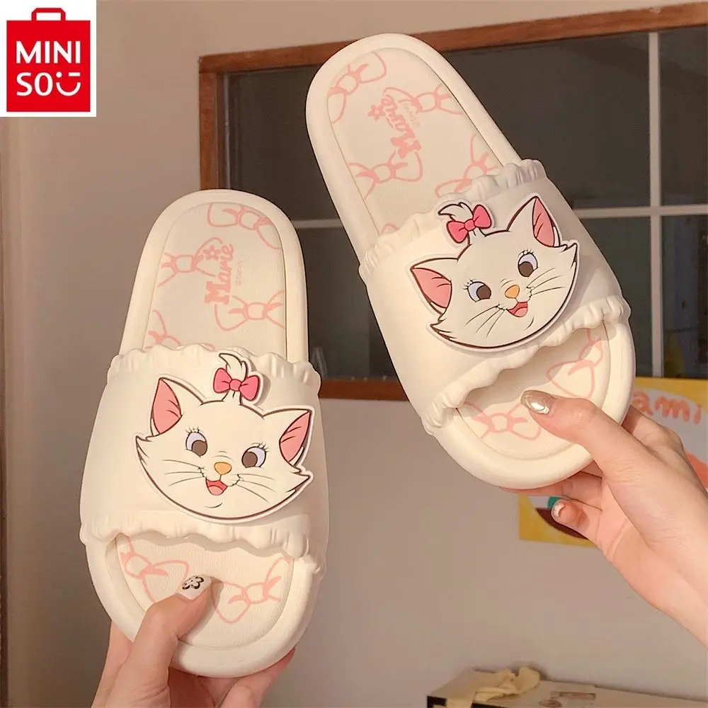 MINISO Disney Mary Cat Sandalias cómodas y transpirables para el hogar, zapatos antideslizantes creativos de encaje dulce, zapatos de playa de verano