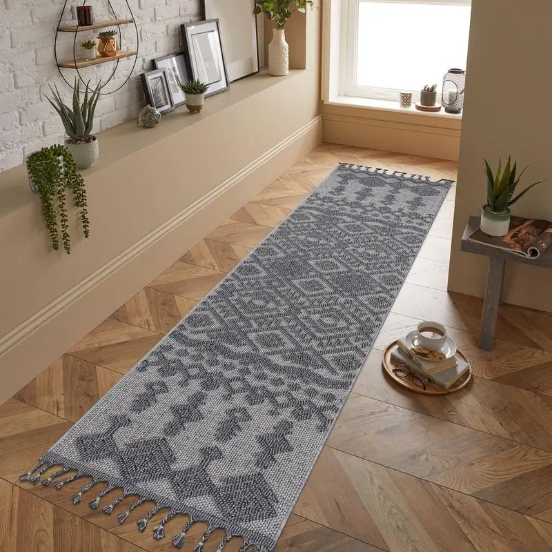 

Traditional Indoor Outdoor Area Rug 2X8 in White and Gray from LOOM LUXE Collection