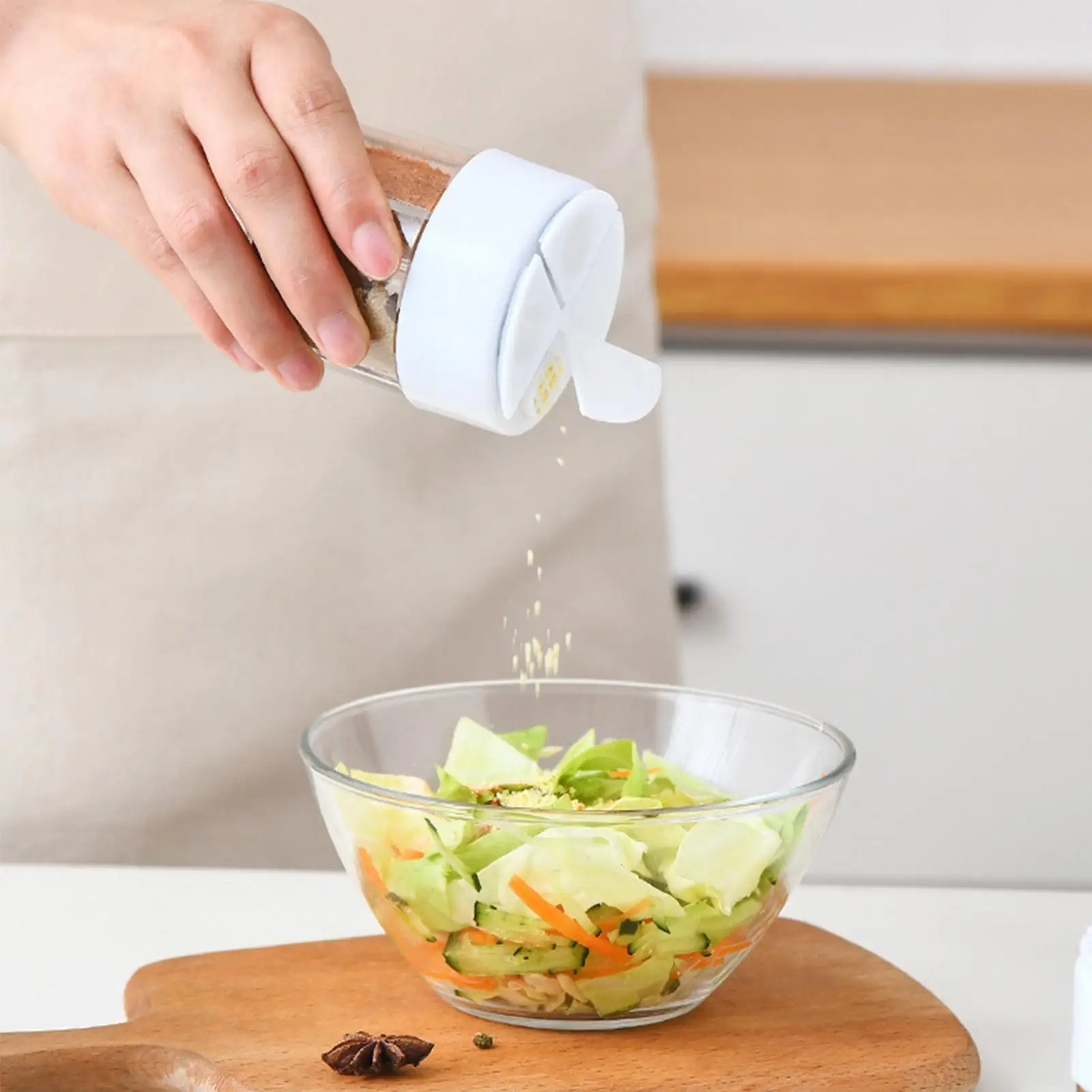 Clear Seasoning Container with Lid 2