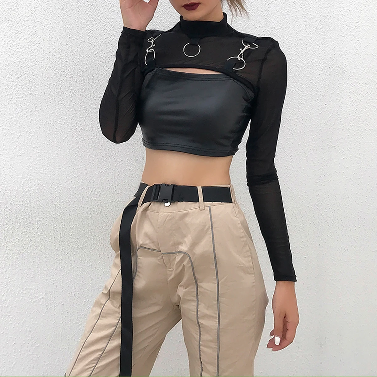 Donna Sexy Crop Top Gothic Lady Micro Short Metal Chain Lace traslucido Mesh manica lunga dolcevita alto t-shirt Crop Top Y2k