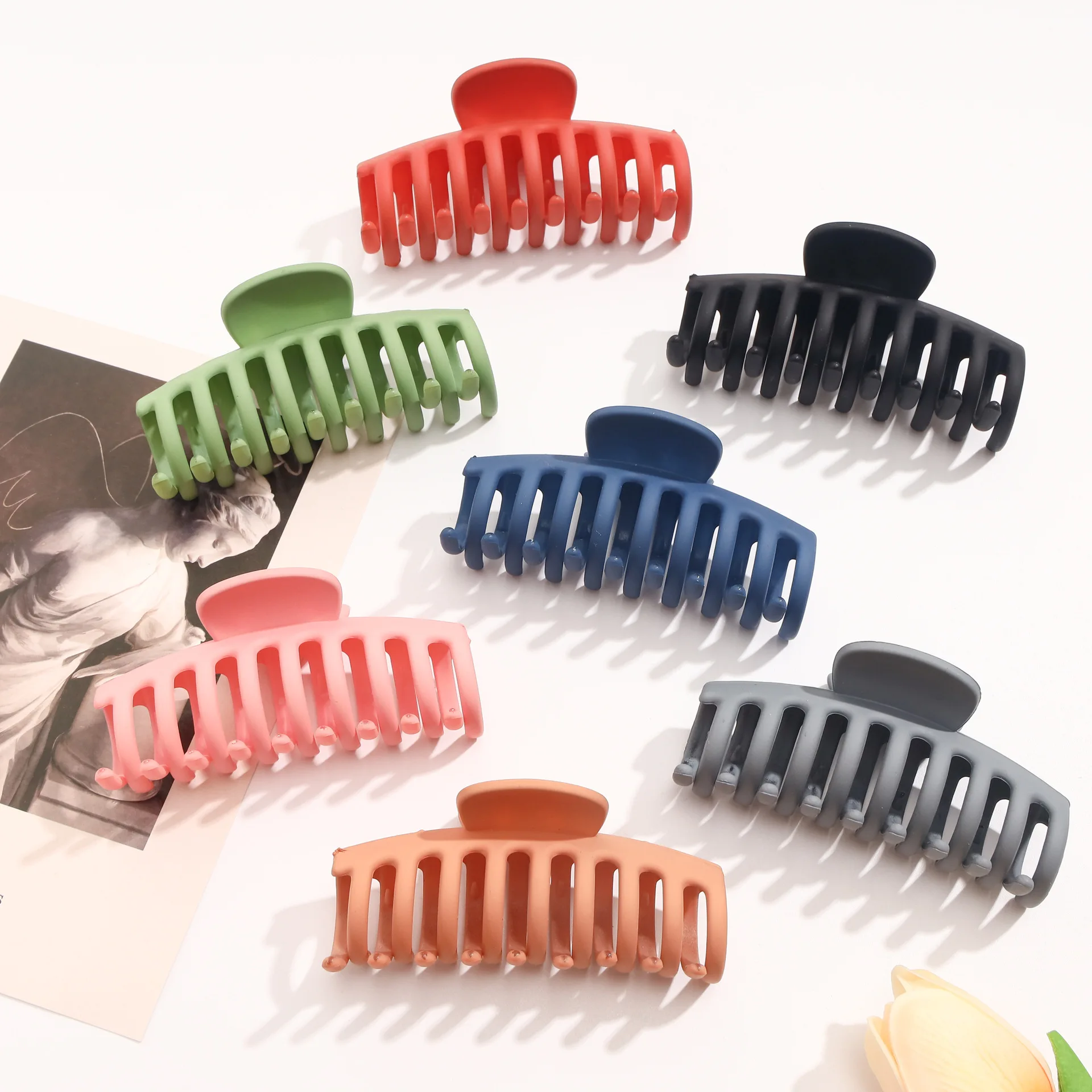 DS In Stock Low Price Clearance 11CM Large Keel Hair Claw Plastic Claw Clip Crab Hair Clip for Women Girls Hair Accessories