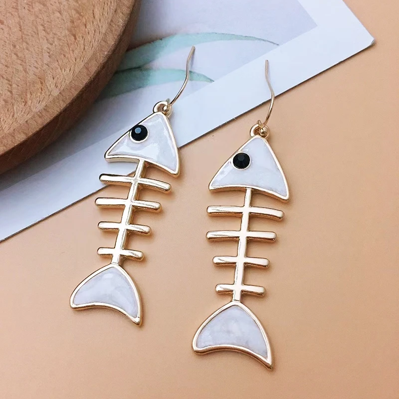 Fashion Colored Enamel Fish Shaped Earrings for Women 2024 New Tremdy Gold-plated Metal Fish Bone Earring Jewelry Accessories