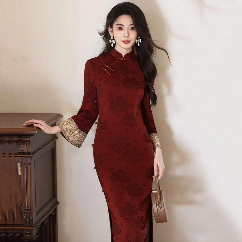 

Red Inverted Big Sleeve Chinese Style New Chinese Seasonal Long Sleeve Cheongsam 2025 New Young Women Retro Qipao