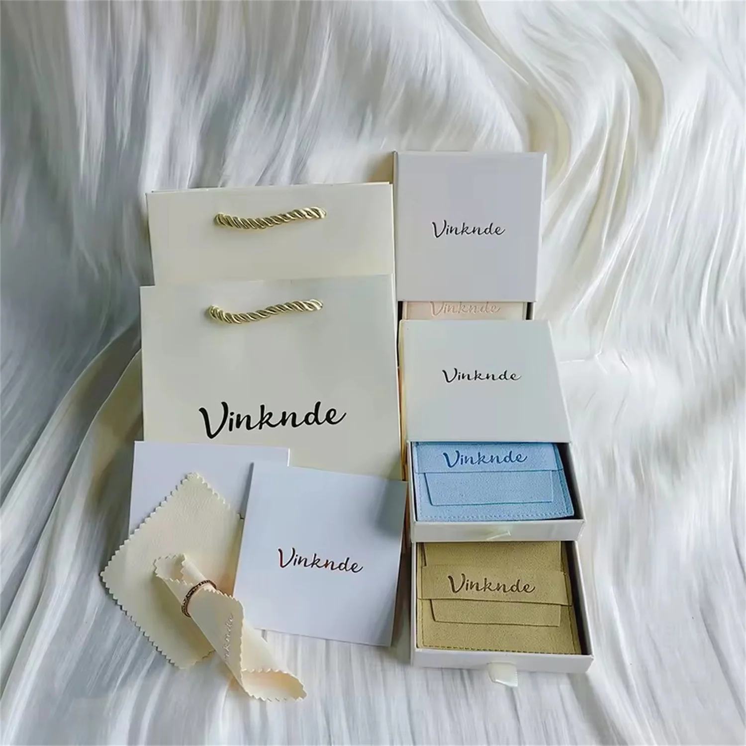 

Personalized Jewelry Box Set Beige Custom Engraved Case Polishing Cloth Gift Bags Weddings Anniversaries Valentine's Day Gift