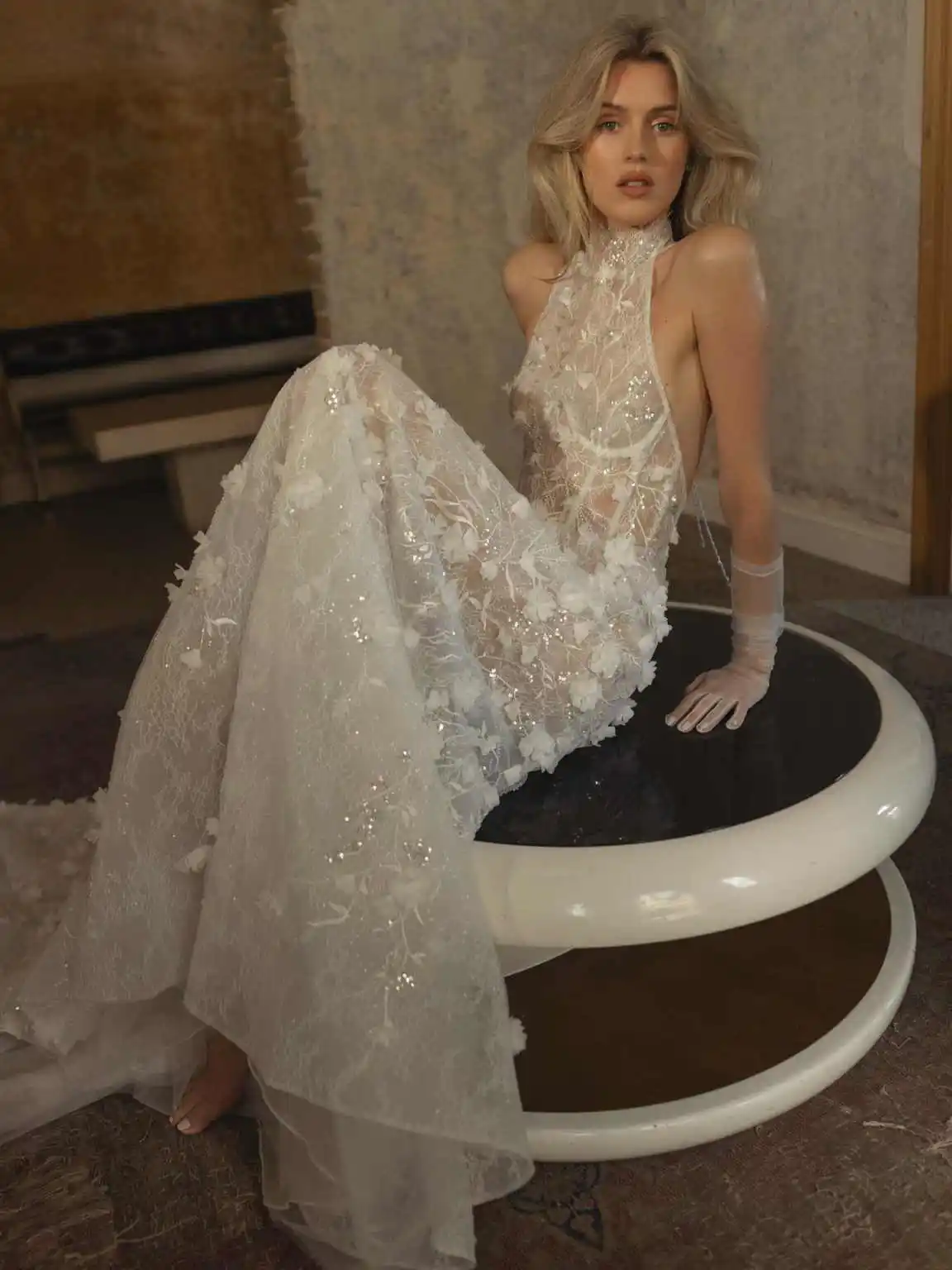 Splendido abito tubino Abiti da sposa Senza maniche Halter Full Flower Appliques Abiti da sposa Plus Size Abiti da sposa personalizzati