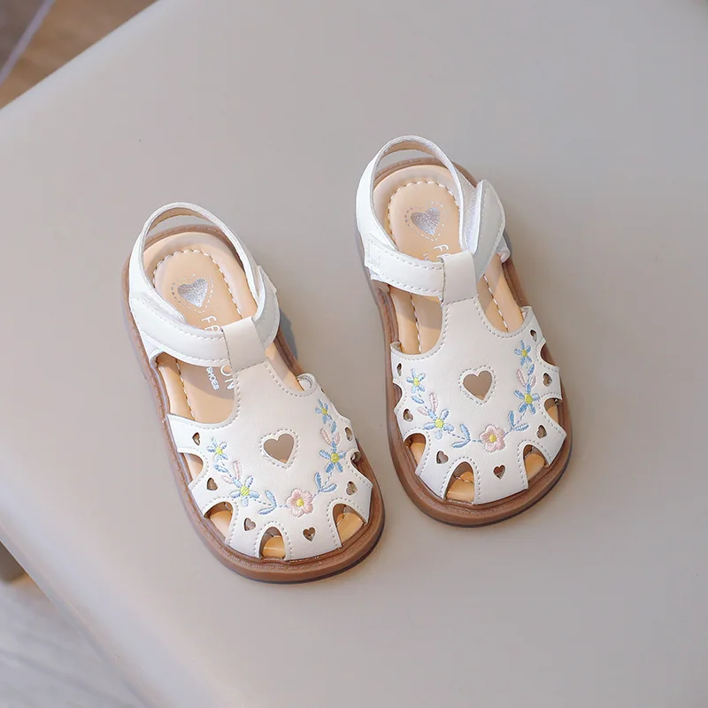 Embroidered Closed Toe Soft Sole Chinese Style Flats Princess Shoes Girl Baby Sandals