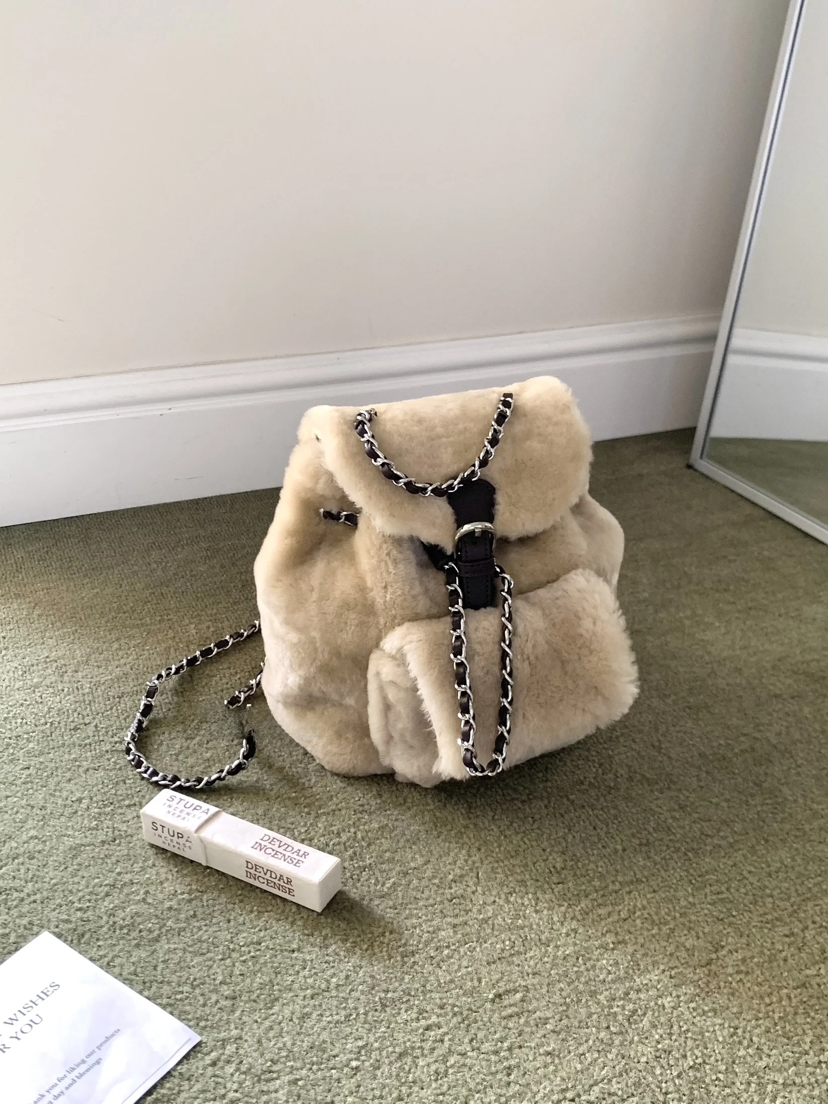 

Adorable Real Lamb Fur Buet Bapa Vintage Plu Chain Fluffy Autumn Winter New Sle ex Commuter Bag with Cord Closure