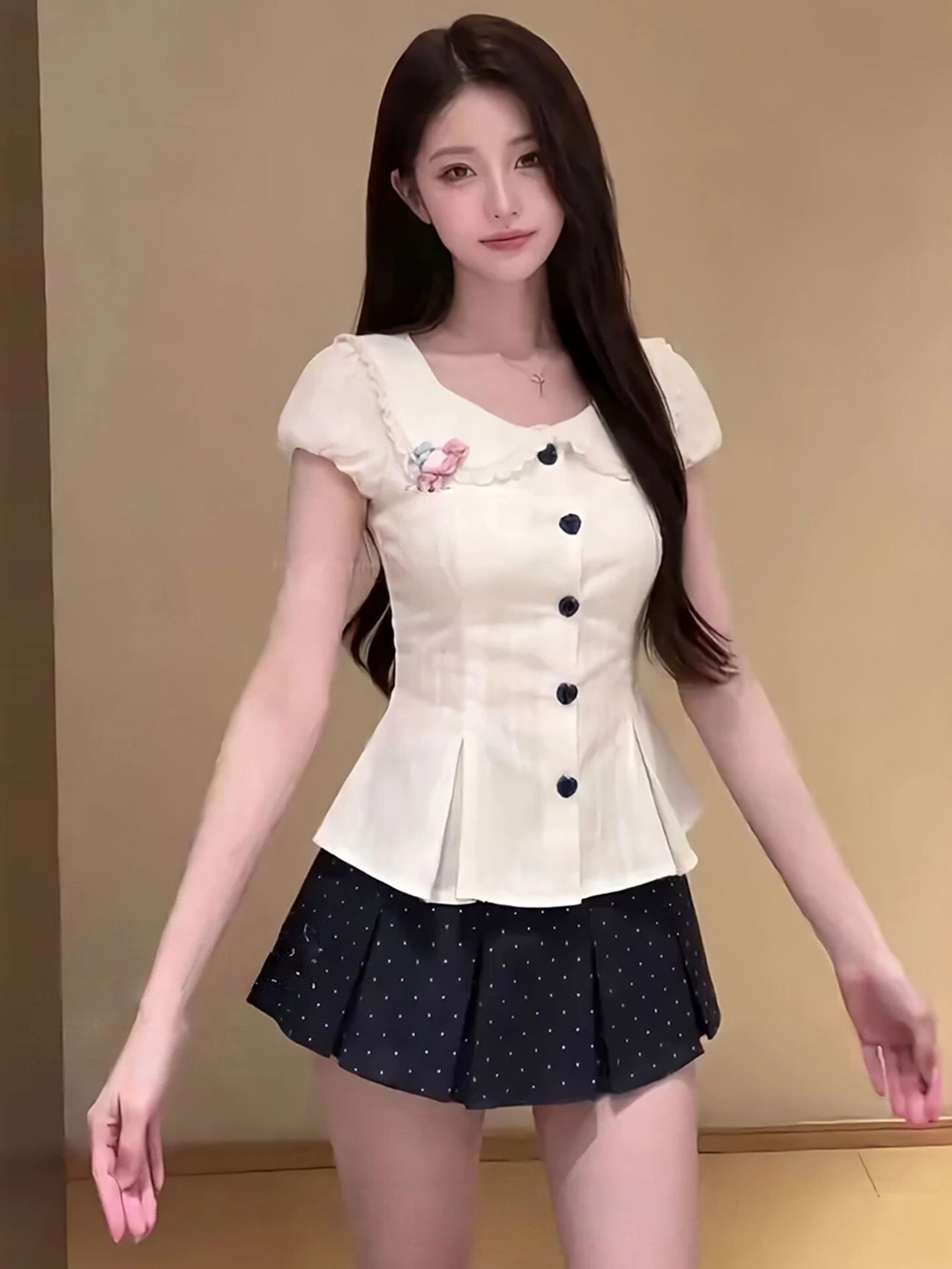 

Korean Style Sweet Polka Dot Halter Neck Shirt And Short Skirt Two Piece Set for Small Stature Summer Fashion Ensemble