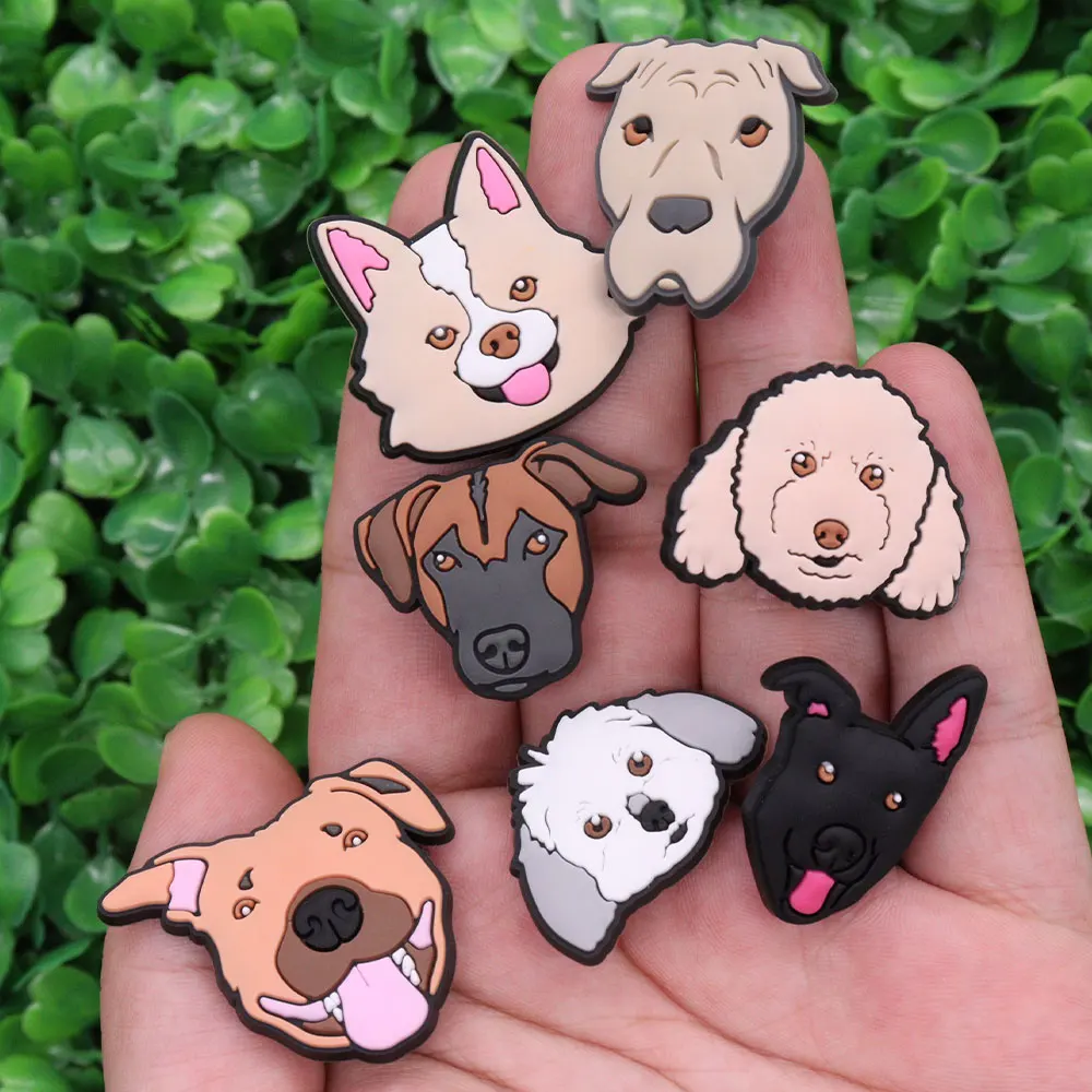 Mix 50pcs PVC Cute Cartoon Shoe Charms Fit braccialetti Kawaii Animal Dog Hole Slipper decorazione accessori per scarpe ornamenti