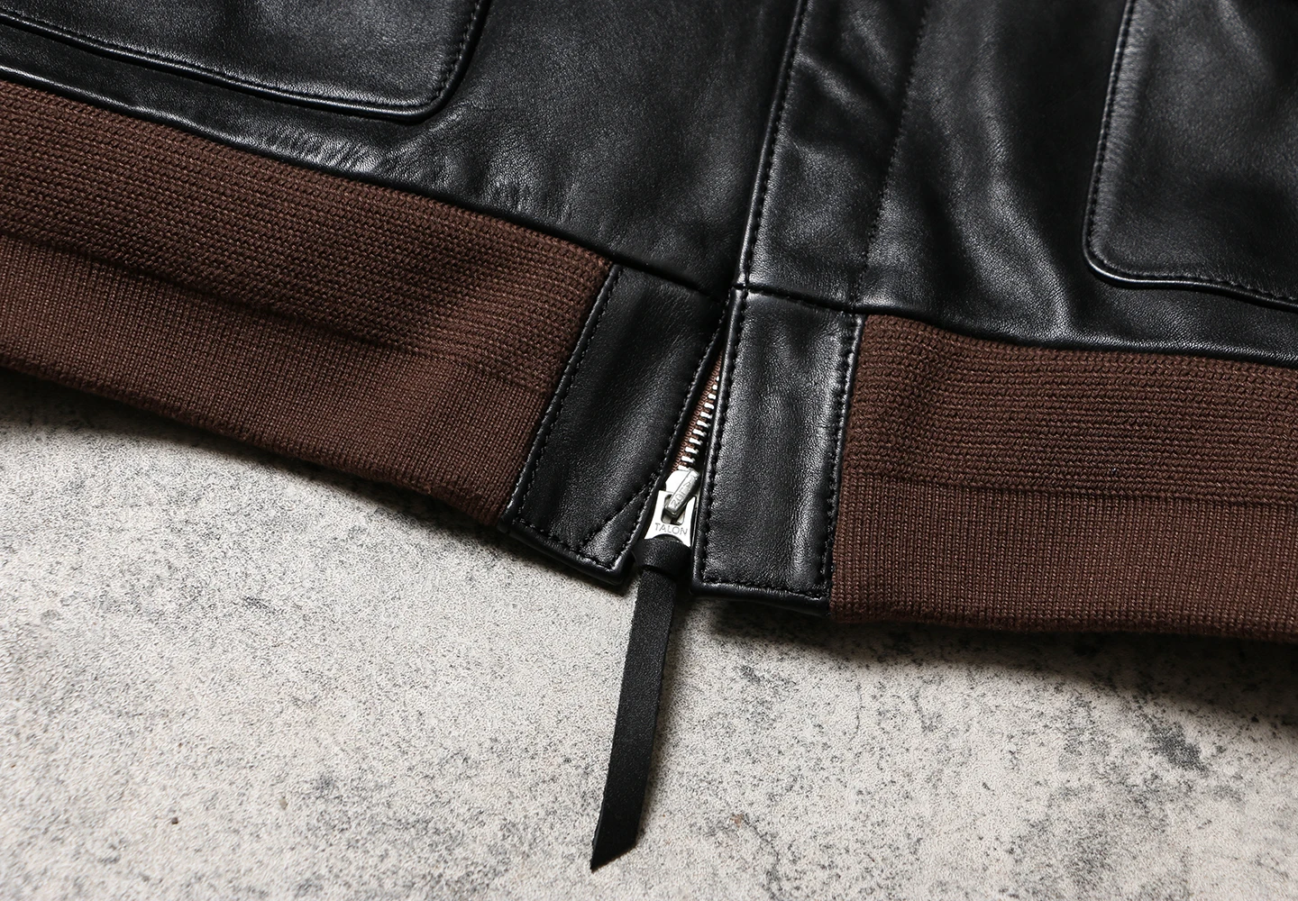 سترة طيار من الجلد الطبيعي للرجال من Tailor Brando McQu*en's Escape A2 مصنوعة من الحبوب الكاملة المشمعة المدبوغة