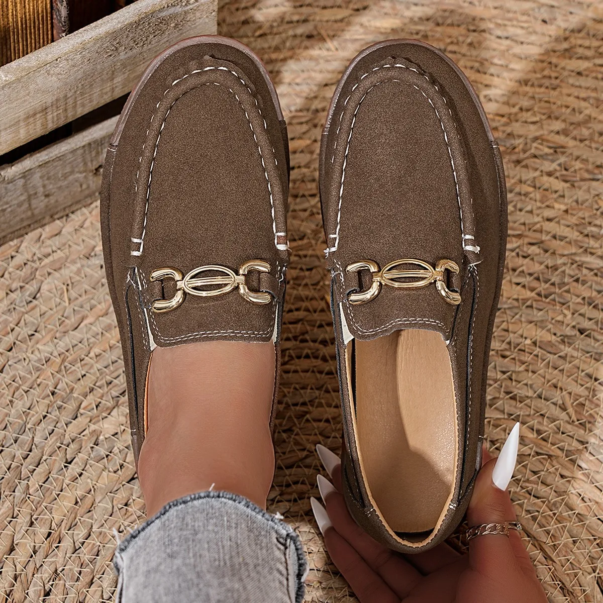 

Женские лоферы, осенняя женская обувь высокого качества, легкая удобная обувь, повседневная обувь для мам с металлической пряжкой, женские кроссовки на танкетке