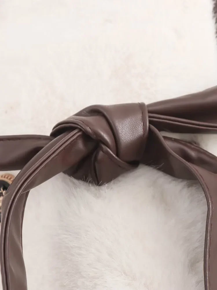 Pop 2024 Nuova giacca da cintura con colletto alla coreana per moto in pelliccia e pelle con temperamento alla moda da donna europea e americana