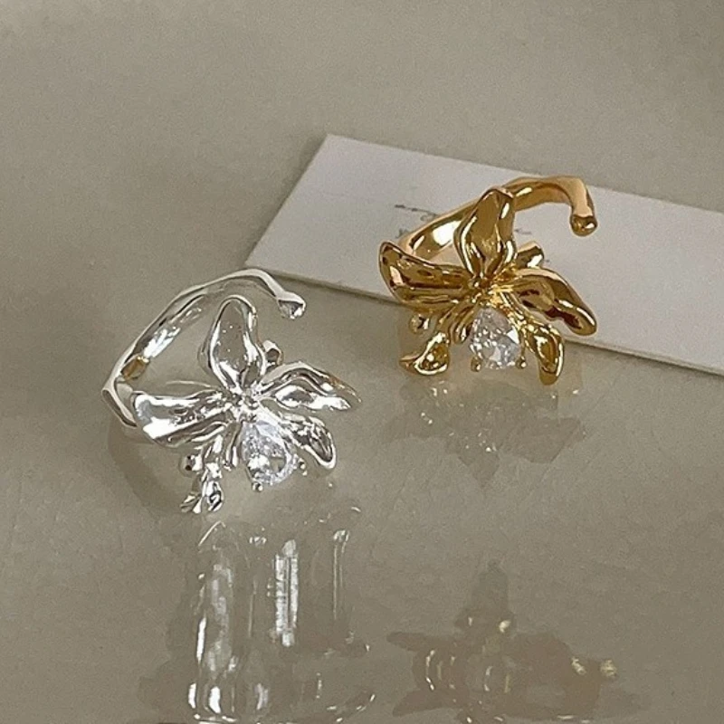 

Vintage Metal Zircon Flower Ring for Ladies Delicate Geometric Opening Index Finger Ring Women's Fashion Banquet Jewelry