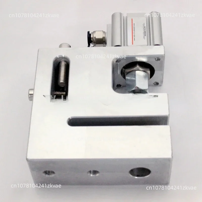 Pneumatic hole punch Round hole bag making machine The hole punch is used for pneumatic punching of plastic bags