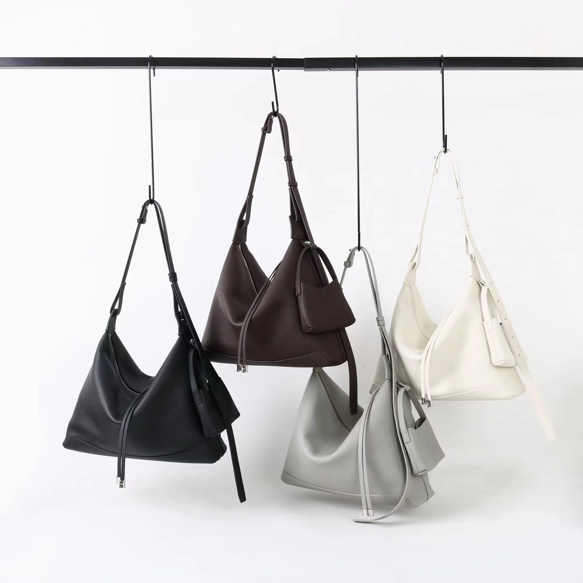 

2026 First-layer Cowhide Fashionable Texture Tote Bag Mother Bag Lazy Wind Soft Leather Stray Bag Large Capacity Leather Oblique
