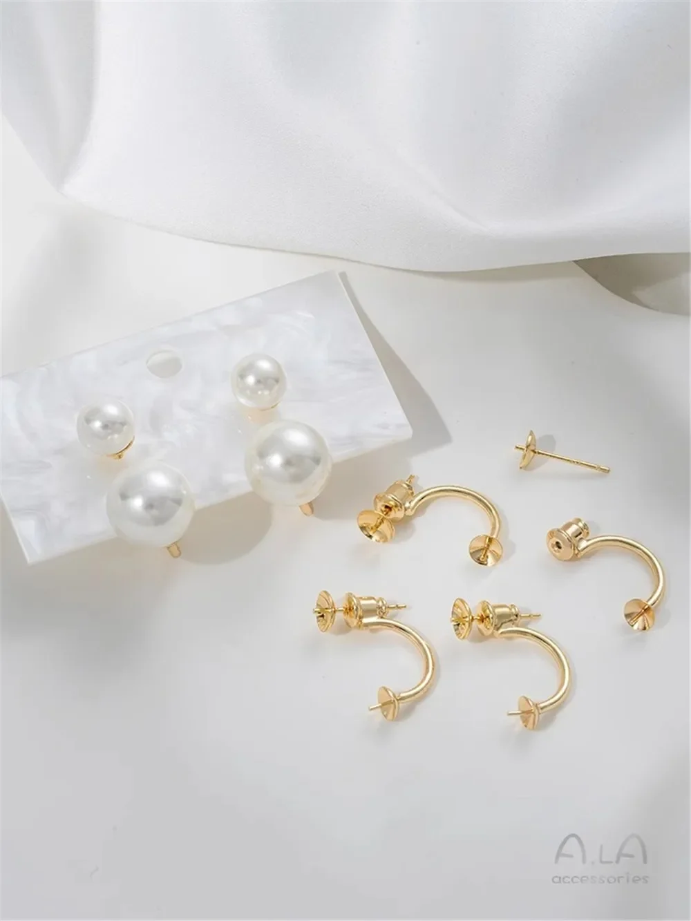 

14K Gold-plated C-shaped Pearl Earrings with Half Hole Pearl Needle Earrings 925 Silver Needle DIY Adhesive Pearl Ear Accessorie