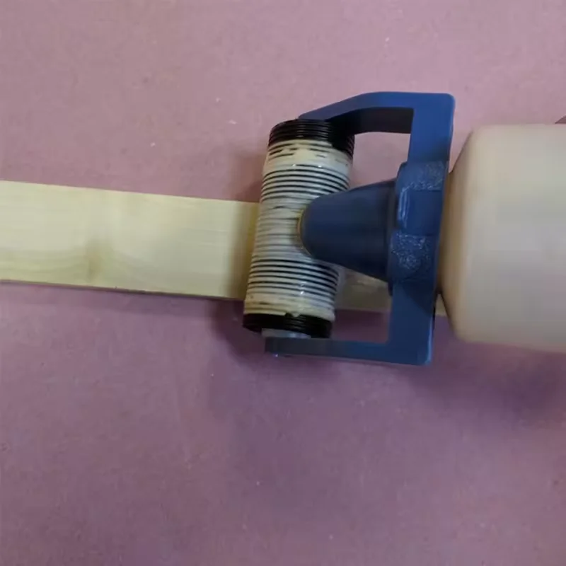 Wood Glue Roller Applicator Bottle DIY Craft Tool Glue Applicator Roller Dispenser & Cap for Flat Surfaces PE Plastic