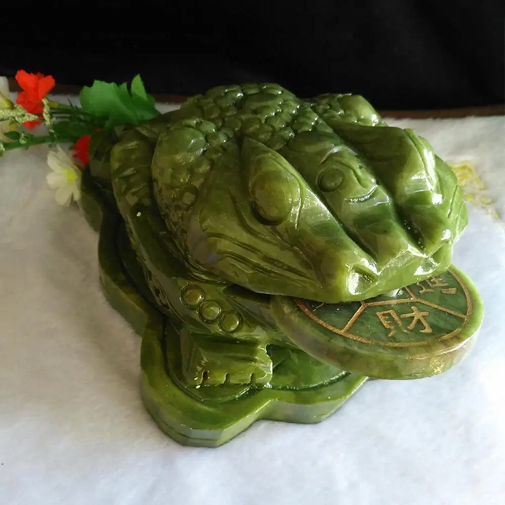 Multifunctional Frog Decoration Fine Craftsmanship Frog Statue Faux Jade Wealth Frog Statue Feng Shui Figure with for Attracting