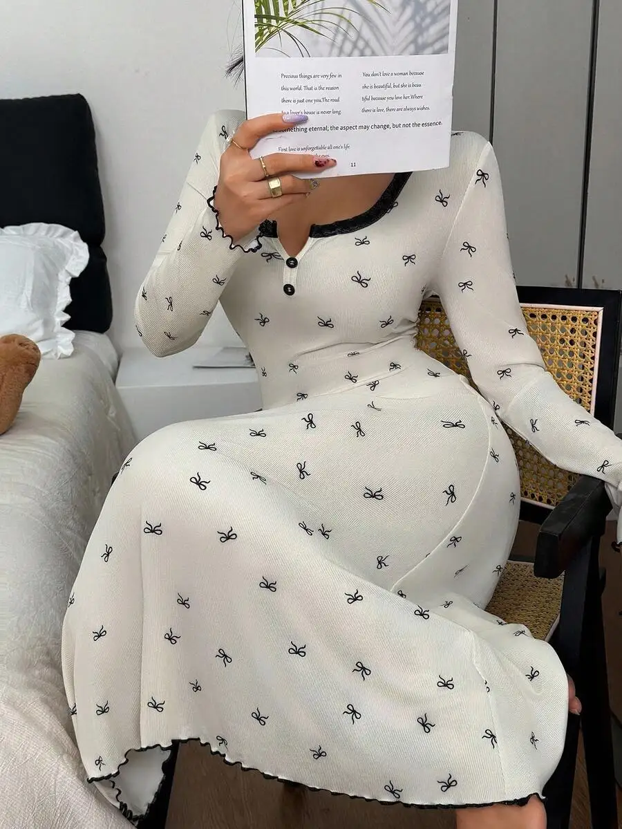 

Женская трикотажная ночная рубашка с длинными рукавами, принтом в виде бантиков и кружевной отделкой