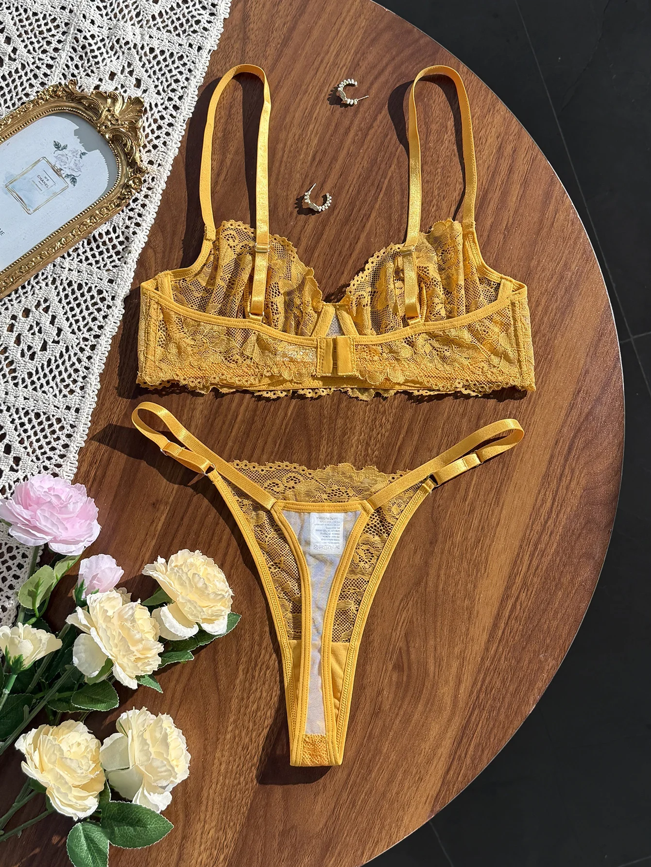 Gelbes Spitzen-Blumen-Damen-BH-Set, ultradünn, 2-teiliges Kombi-Set mit BH und Unterwäsche für bequemes Tragen als Unterwäsche. – Detail 6