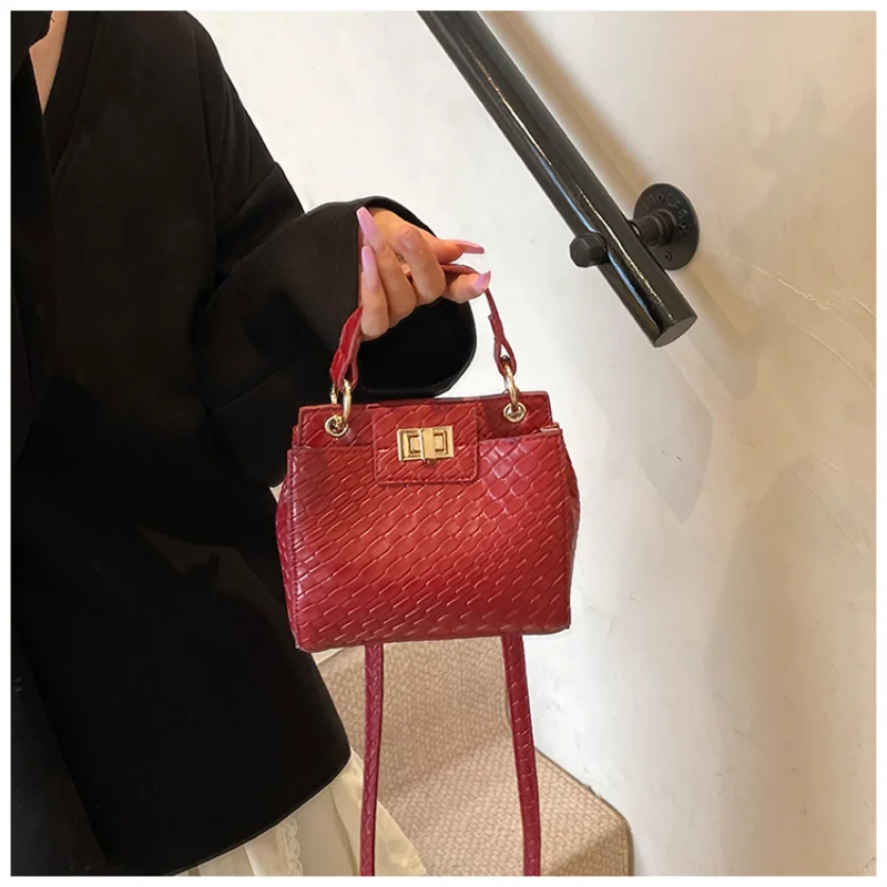 

​2025 Spring Summer Quilted Stitching Mini Crossbody Bag for Women, Elegant Handheld Purse Vintage Casual Gift​