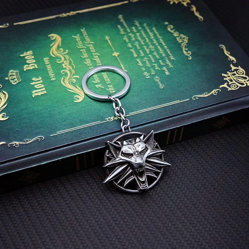 Wolf Keychain Geralt Sword Key Chain Yennefer Cirilla Pendant Keychains for Men Game Accessories Bag Key Ring Jewelry Llaveros