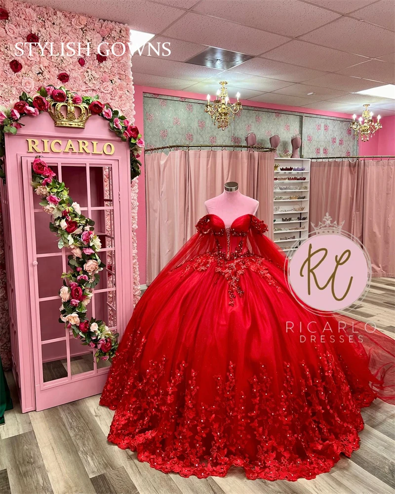 فساتين Quinceanera زهرة حمراء ثلاثية الأبعاد مزينة بالخرز فستان عيد ميلاد فاخر 2024 مع كيب مناسبة خاصة ثوب مخصص