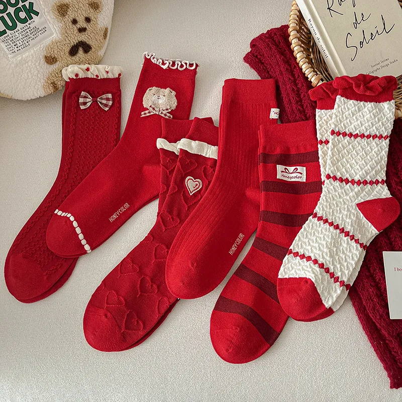 6 pares 2025 novo quente feminino vermelho branco meados de bezerro meias conjunto bonito dos desenhos animados design outono inverno meias de algodão feminino presente de ano novo
