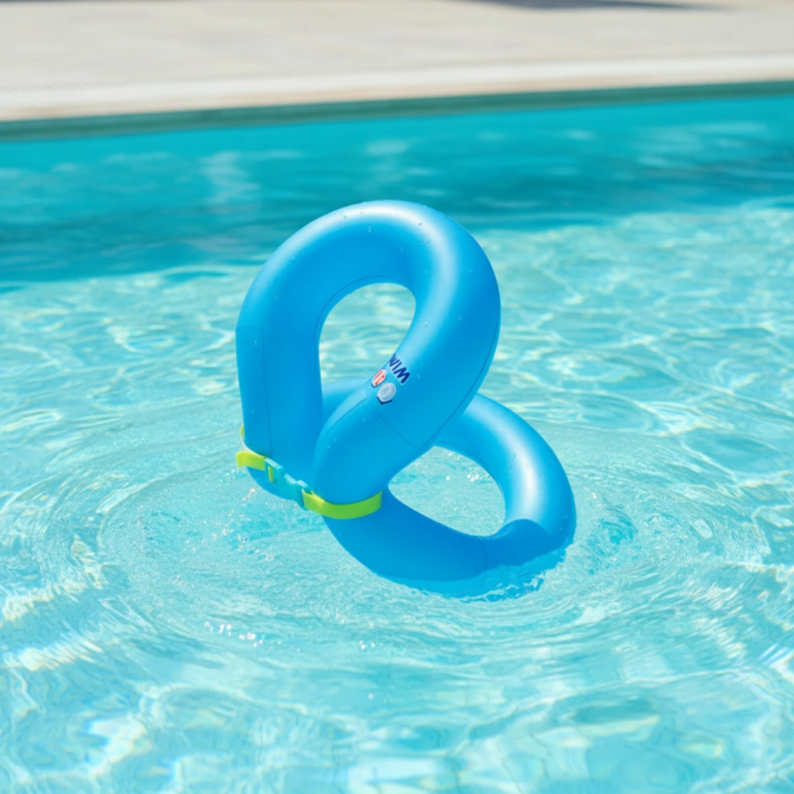Inflatable Swim Vest Thickened Swim Vest with Adjustable Strap Swimwear Easy to Inflate Waterproof for Children, Swimming Pool