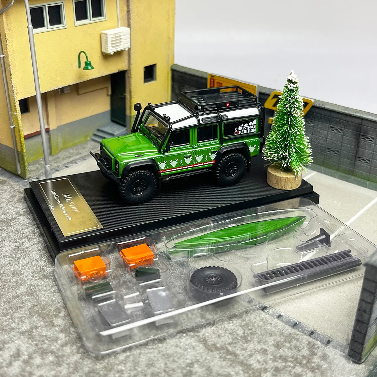 Master 1:64 Defender 110 Alloy Car Model Collection Souvenir Display Model Toy Gift