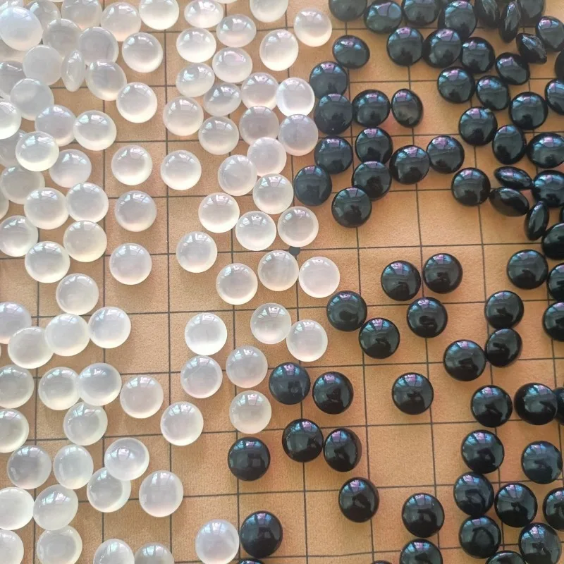 Natural agate Go black and white small chess pieces with a diameter of 16mm, agate has natural texture