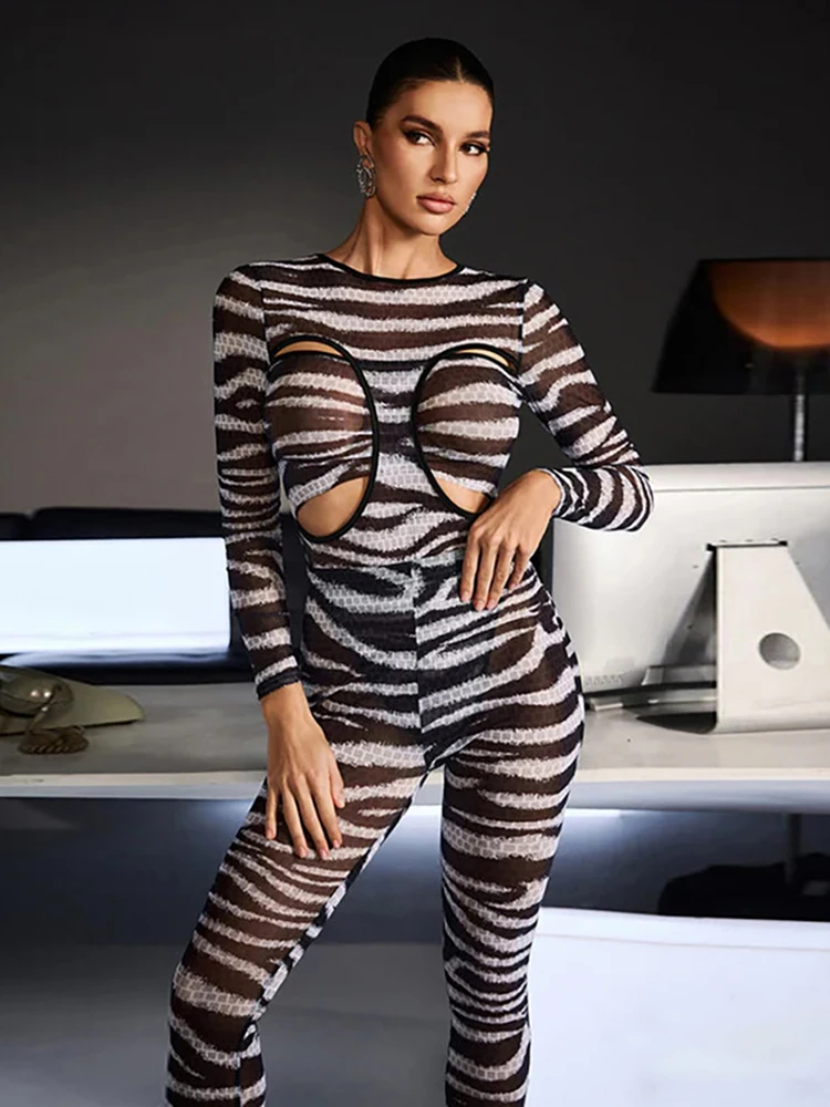 

Комплект Kliou из двух предметов: боди с круглым вырезом и полыми рукавами в полоску + облегающие брюки с высокой талией. Уличный модный костюм.