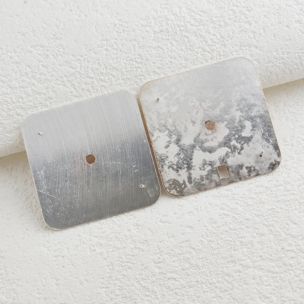 قرص ساعة مربع مخصص NH35 مشهور مع أرقام رومانية 27 مم/قرص عربي، مناسب لحركة تاريخ NH35 الساعة 6