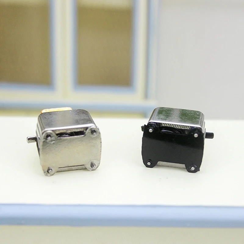 Modello di tostapane in miniatura per casa delle bambole con pezzi di pane tostato per la cucina Scena di colazione Decorazioni per mobili per casa delle bambole Mini elettrodomestici Giocattoli