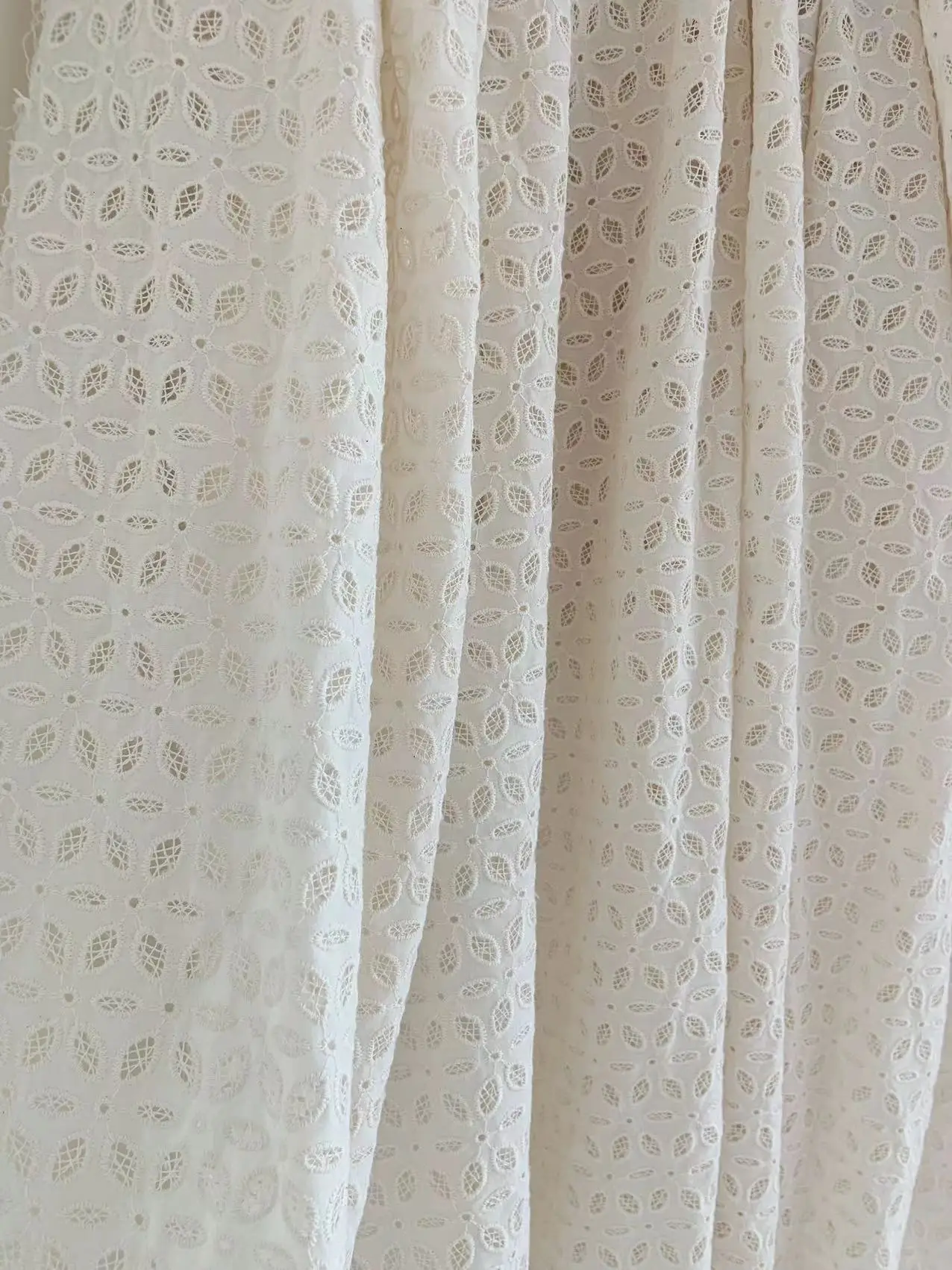 1 Yard Ivory 100% Cotton Embroidered Florals Lace Fabric for Home Decor,Clothing Supplies,Dresses