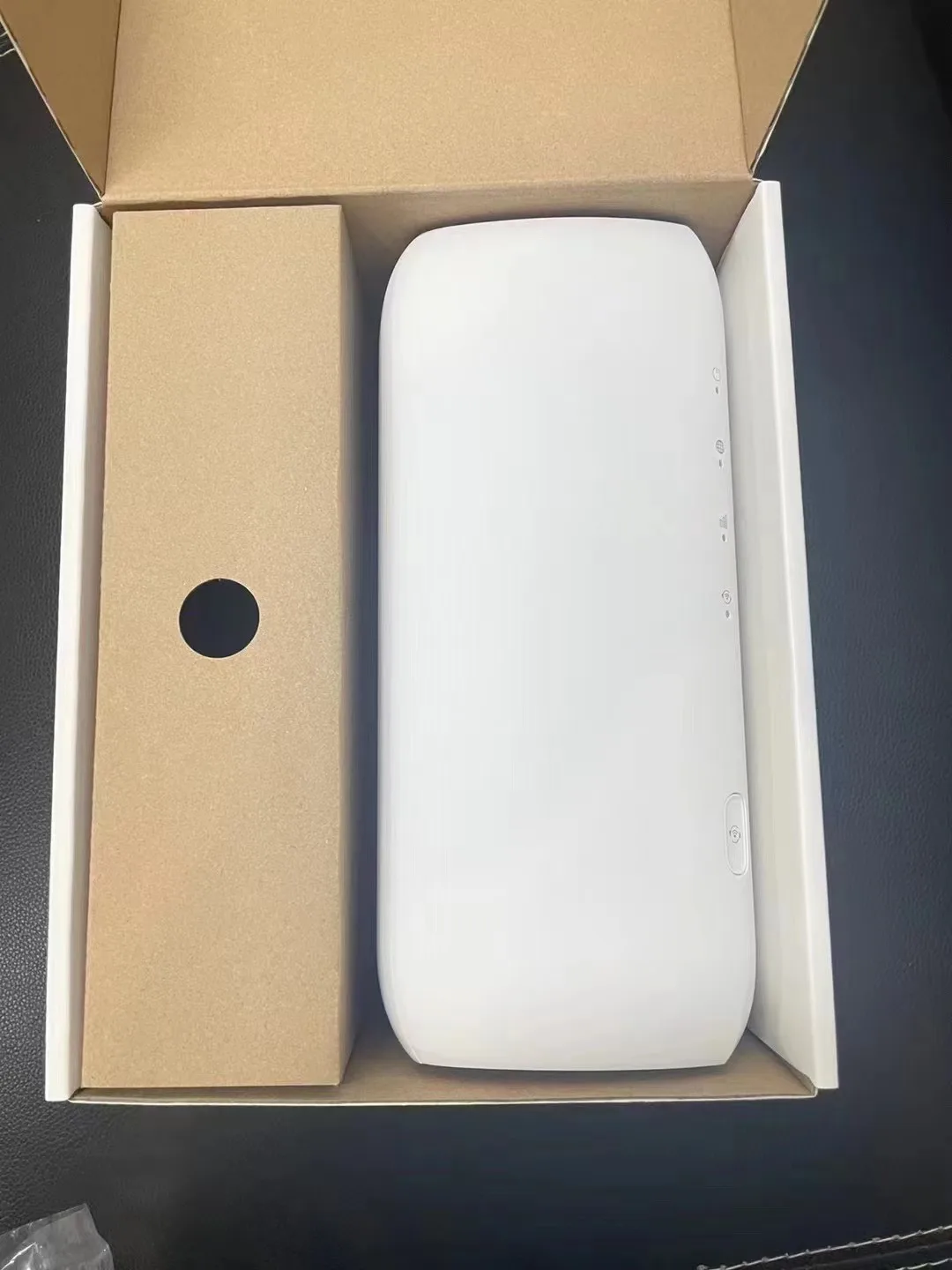 ZyXEL NR5103EV2 5G NR راوتر داخلي 5G Hub 2xRJ45 1xUSB 2.0 2 منافذ TS9 للهوائي الخارجي #4