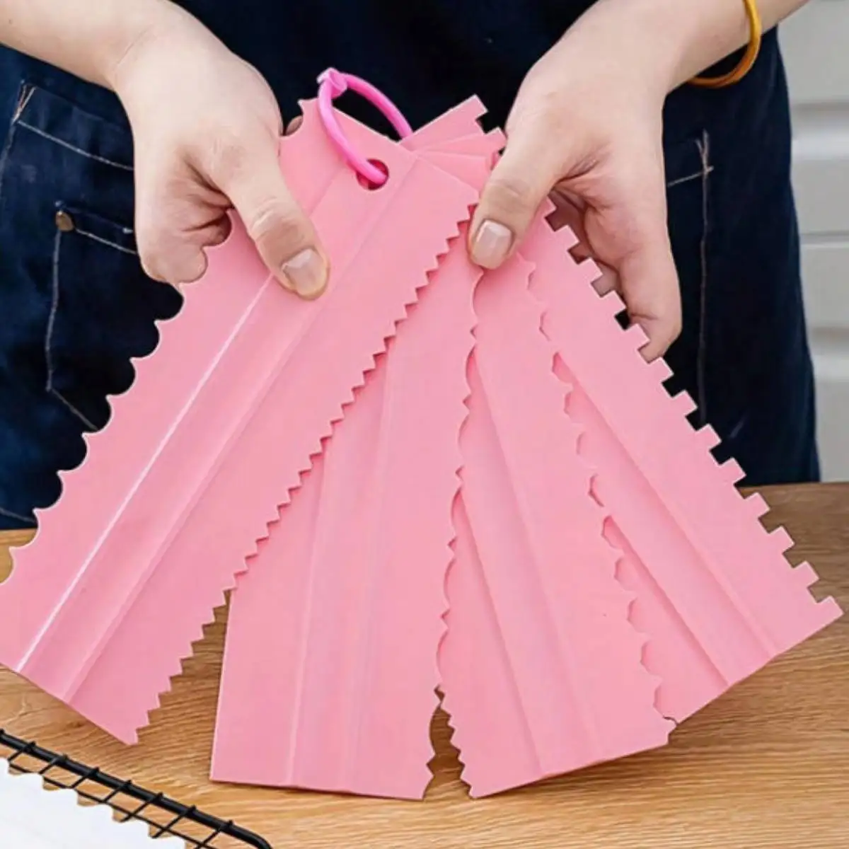 4Pcs Double Sided Cake Scraper Set Long Cream Smoothing Comb Cake Edge Decorating Tools For Baking