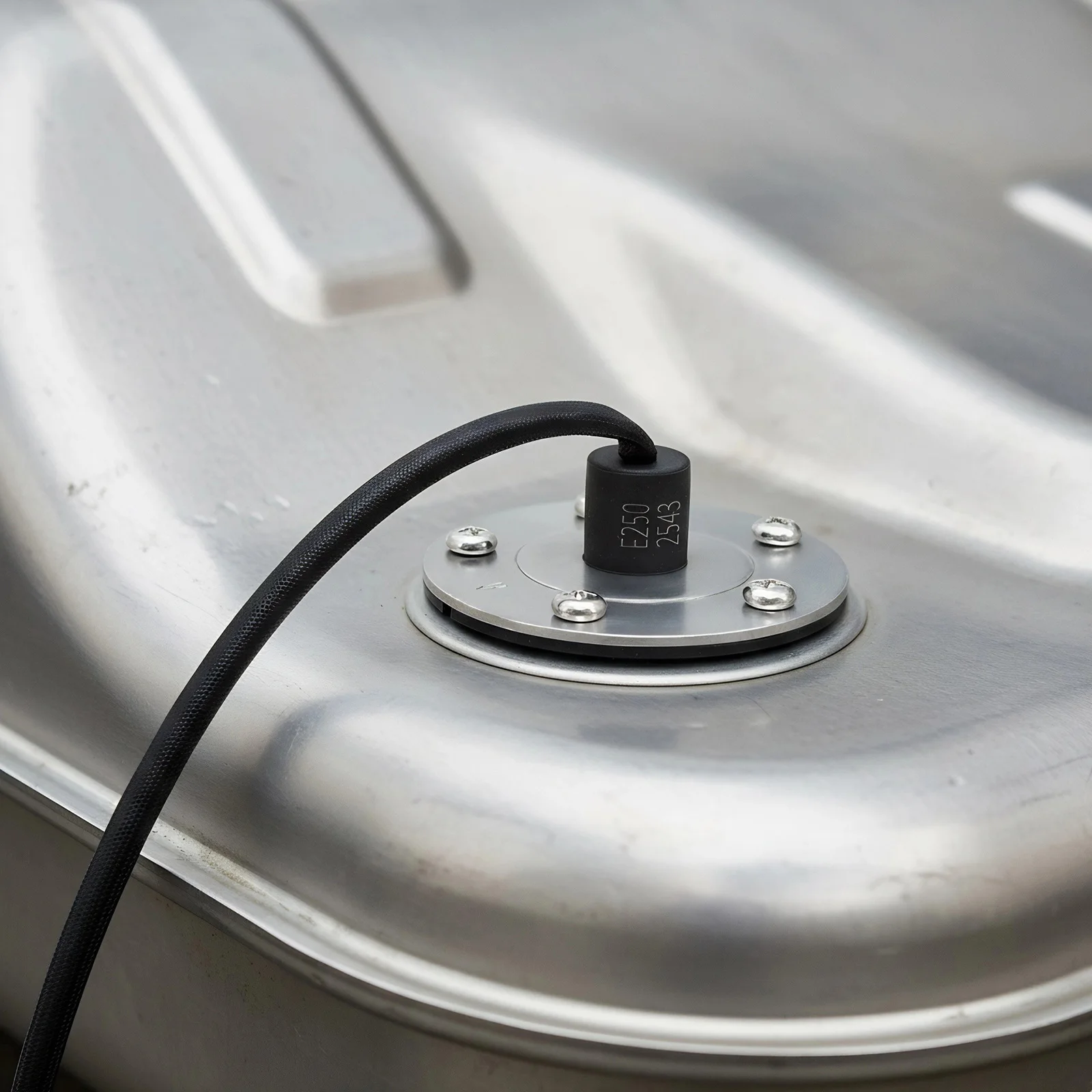 0–180 Ω Kraftstoff-Schwimmersensor + Kraftstoffstandsanzeige (Option), 7-farbige Hintergrundbeleuchtung, Kraftstofftank-Füllstandsanzeige mit Alarmlicht für Marine, Auto, Wohnmobil – Detail 10