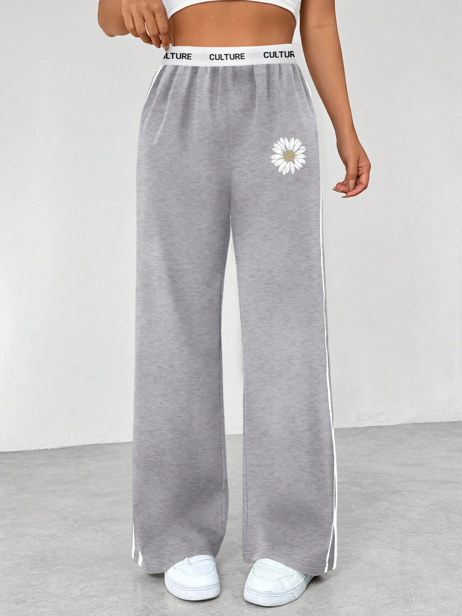 

Elastic Waist White Striped Wide Leg Trousers With Daisy Print, Women's Casual Streetwear Pants