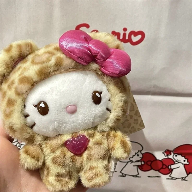 Nowy breloczek MINISO Kawaii z kotkiem, urocza pluszowa zawieszka do torby z kokardką, brelok do zamka błyskawicznego w panterkę, prezent dla dziewczynek na urodziny