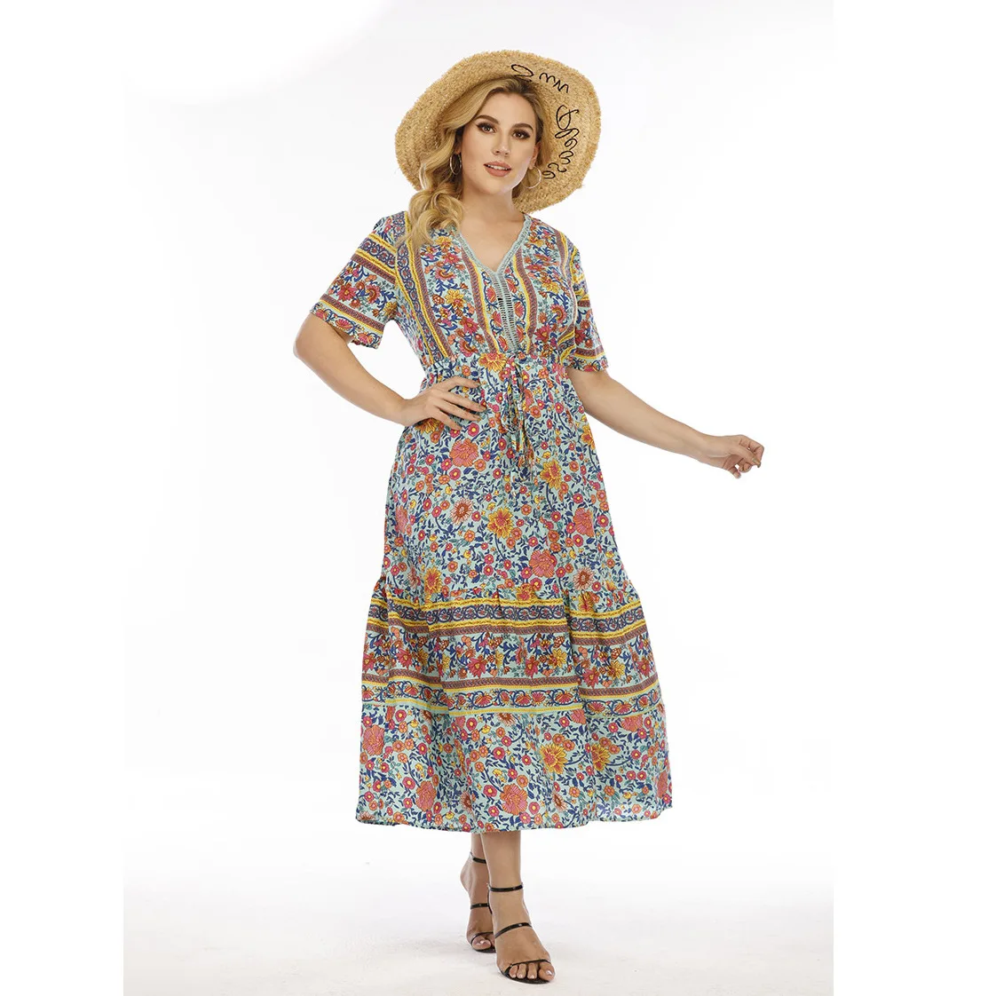 

Bohemian style large size dress, lace splicing long dress, fashionable simple temperament, elegant vacation style, high-end banq