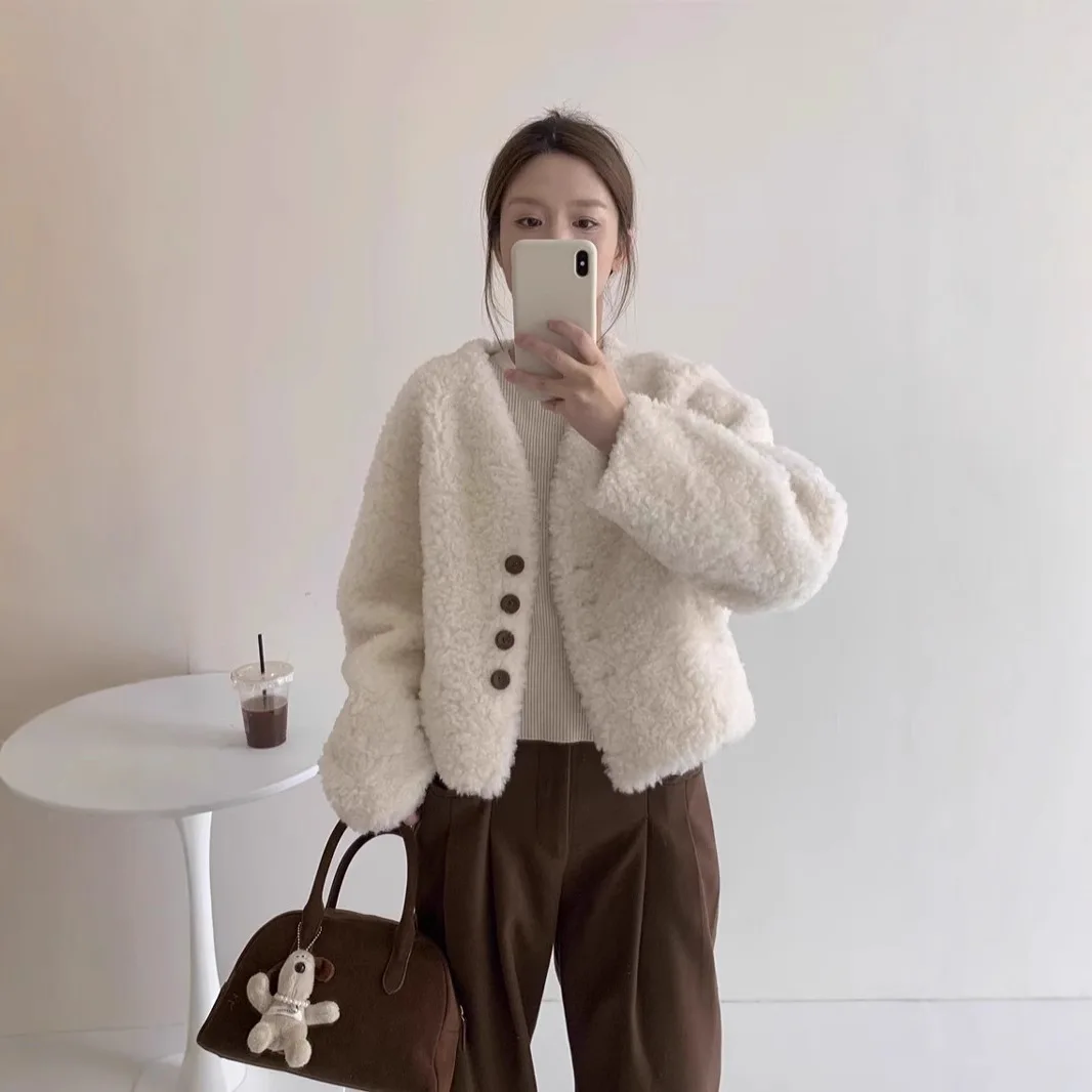 Cappotti corti da donna in lana di agnello Cappotti solidi Scollo a V maniche lunghe monopetto dritto Office Lady Casual Autunno Inverno 2025