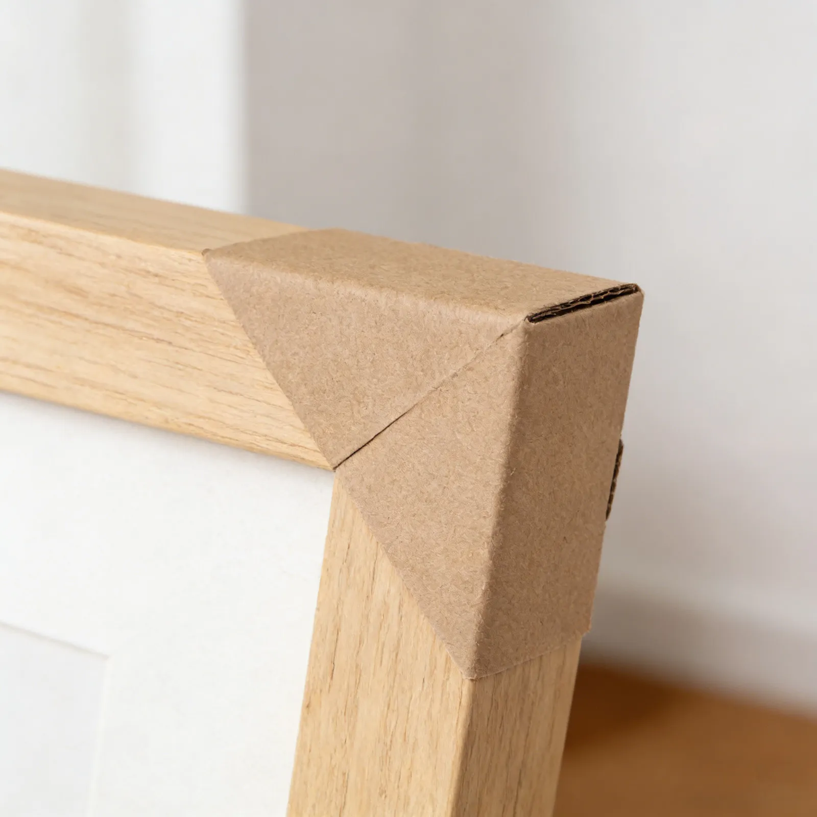 Thickened Folding Cardboard Corner Protector L Shaped Nailfree Edge Guard for Picture Frames Artwork Glass Wall Art Storage