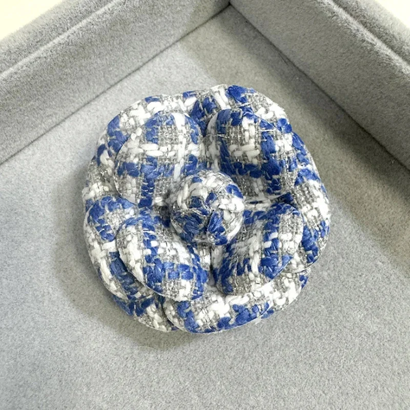 High-end Fabric Camellia Flower Brooches for Women Fashion Elegant Corsage Lapel Pins Wedding Party Badge Jewelry Accessories