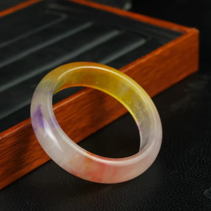 

Exquisite, Fashionable and Elegant Temperament Bracelet, Suitable for Daily Wear and Jade Bracelet