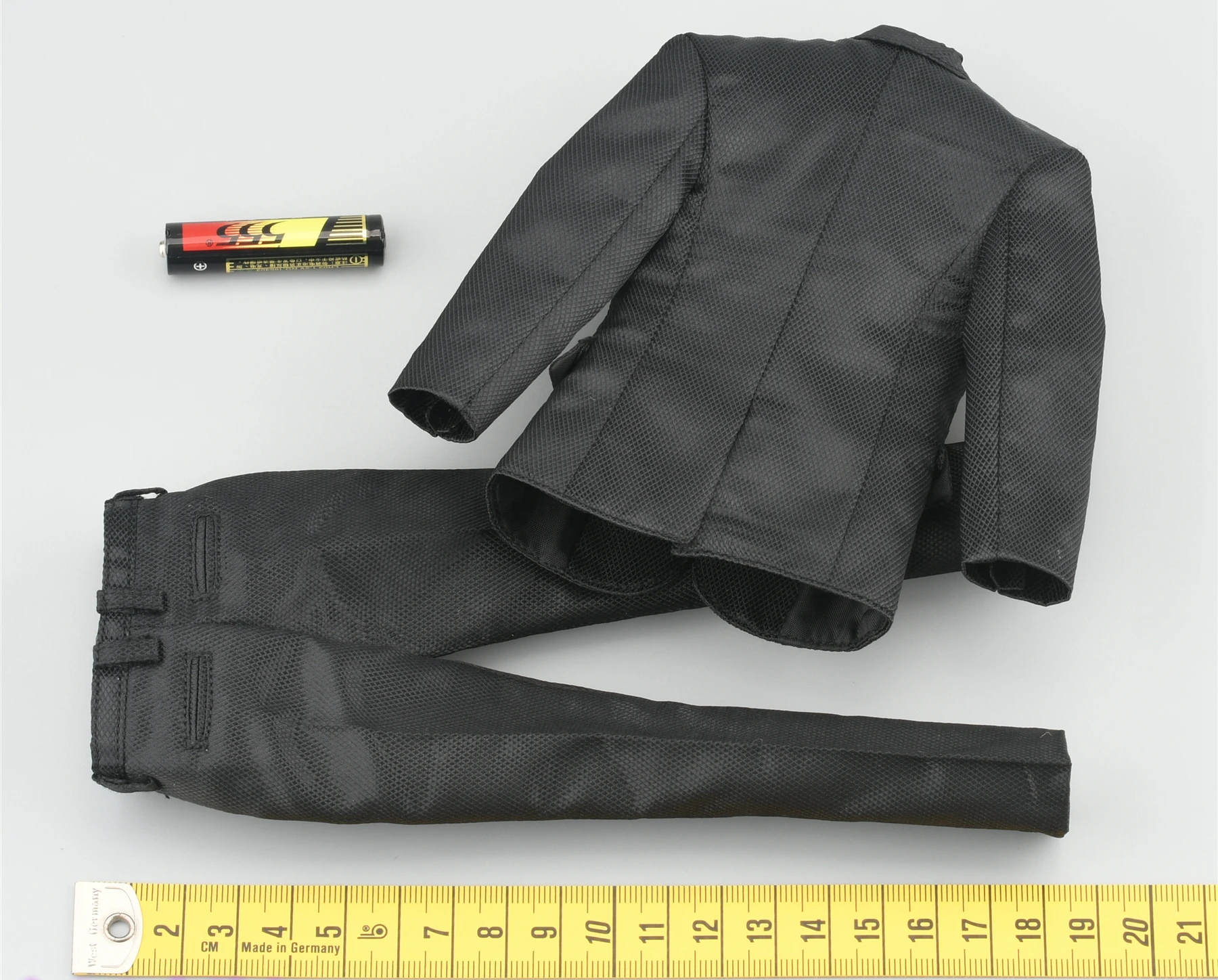 DAMTOYS 1/6 Scale DAM GK028 Suit Top and Pants Model for12''Gangster