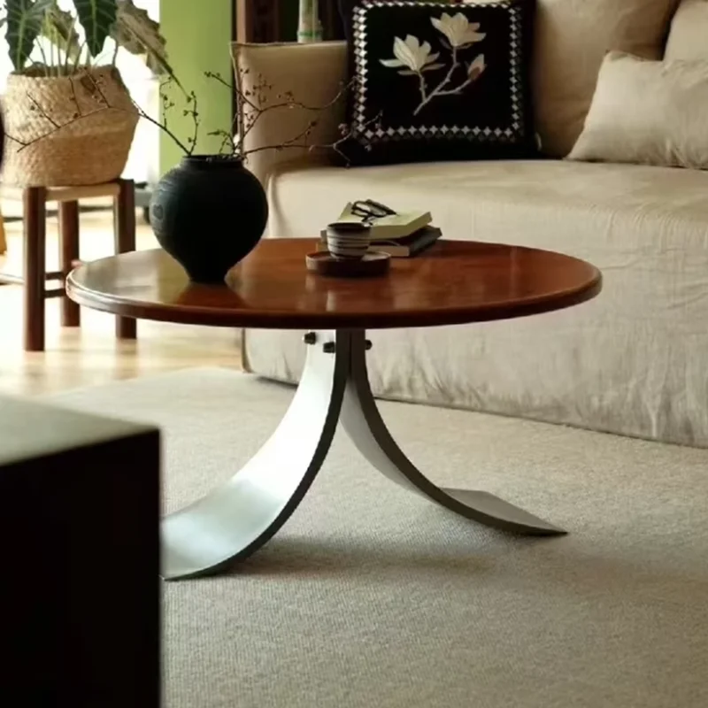 Einfacher, moderner, einzigartiger Couchtisch, runder Mid-Century-Minimalist-Couchtisch für das Wohnzimmer, Replik von Mesas Bajas, postmoderne Möbel